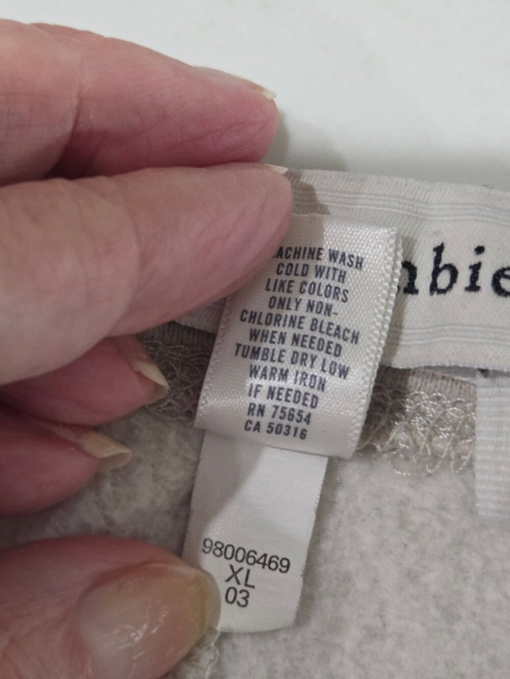 VTG Y2K 2003 Abercrombie & Fitch Cropped Sweatpants XL Grey Script Logo Butt - Picture 8 of 11